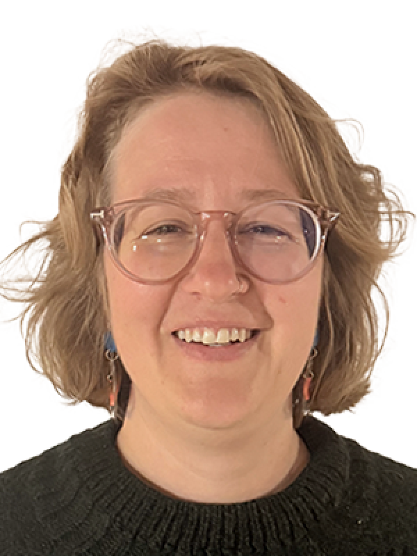 Cecilie-Ravn-Fritlagt-profilbillede-300x450