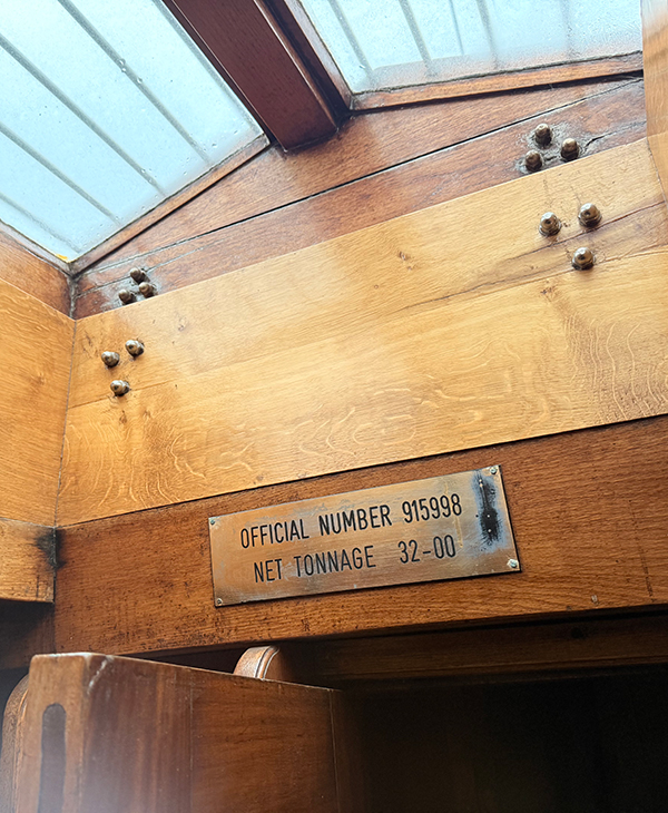 kommandøren-600x730-02